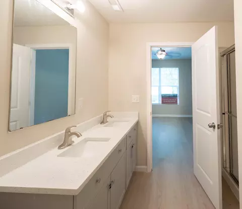 Bath - 5595 Eagle River Dr, Dublin, OH 43016 photo 2 of 5