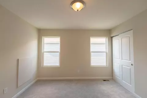 Bedroom - 5595 Eagle River Dr, Dublin, OH 43016 photo 2 of 7