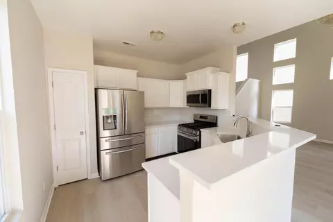 Kitchen - 5595 Eagle River Dr, Dublin, OH 43016 photo 1 of 3