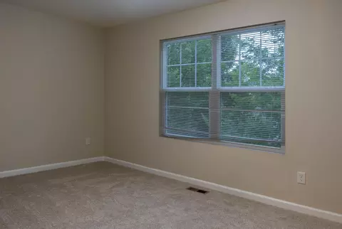 Bedroom - 5595 Eagle River Dr, Dublin, OH 43016 photo 1 of 5