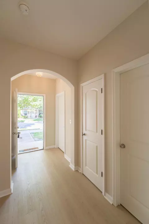 Entry Way - 5595 Eagle River Dr, Dublin, OH 43016 photo 3 of 5