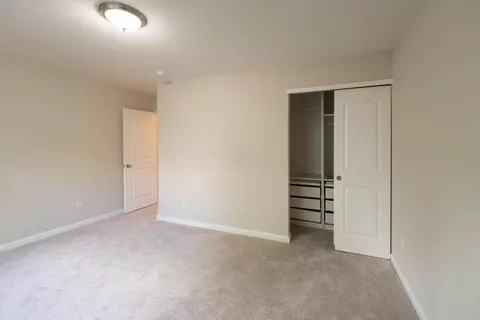 Bedroom - 5595 Eagle River Dr, Dublin, OH 43016 photo 5 of 7
