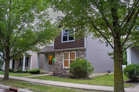 Exterior - 5595 Eagle River Dr, Dublin, OH 43016 photo 4 of 5