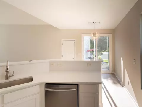 Kitchen - 5595 Eagle River Dr, Dublin, OH 43016 photo 3 of 3