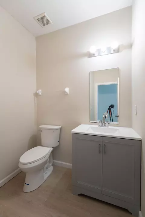 Bath - 5595 Eagle River Dr, Dublin, OH 43016 photo 5 of 5