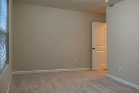 Bedroom - 5595 Eagle River Dr, Dublin, OH 43016 photo 3 of 5
