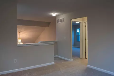 Entry Way - 5595 Eagle River Dr, Dublin, OH 43016 photo 2 of 3