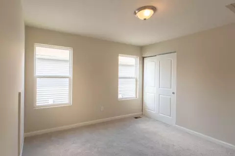 Bedroom - 5595 Eagle River Dr, Dublin, OH 43016 photo 3 of 7