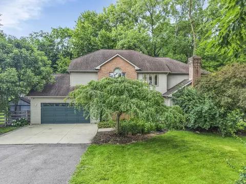 200 Hazelton Etna Rd SW, Pataskala, OH 43062
