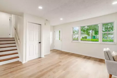 Living - 12635 Clark Dr, Orient, OH 43146 photo 3 of 10