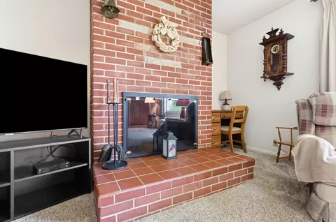 Living - 3059 Troehler Rd, Springfield, OH 45505 photo 3 of 4