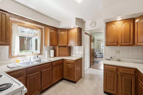 Kitchen - 3059 Troehler Rd, Springfield, OH 45505 photo 1 of 4
