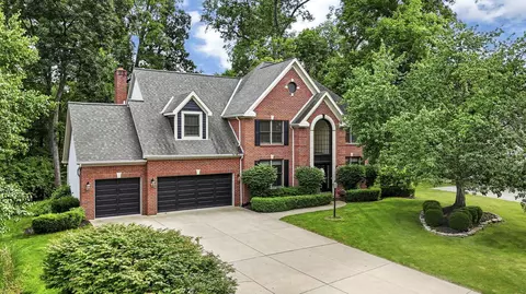 1229 Whispering Meadow Ct, New Albany, OH 43054