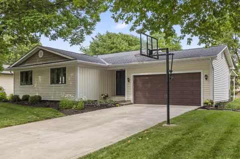 126 Spring Hollow Ln, Westerville, OH 43081