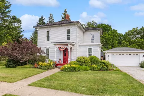 194 S Hartford Ave, Centerburg, OH 43011