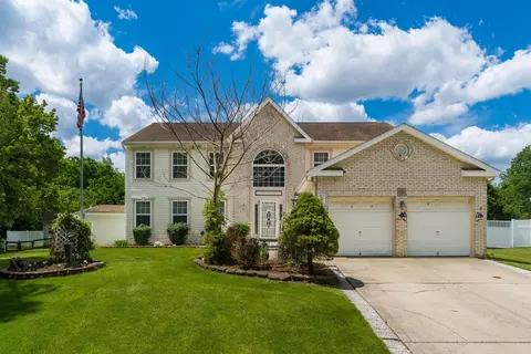 315 Mackenzie Dr, Pickerington, OH 43147