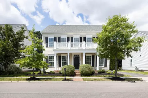 7971 Scarborough Hall Dr, New Albany, OH 43054