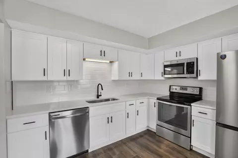 Kitchen - 2425 Dunsworth Dr, Columbus, OH 43235 photo 1 of 5