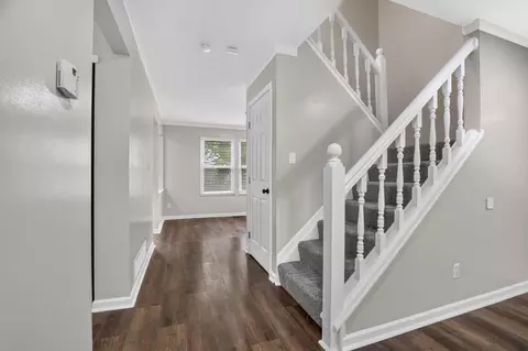 Entry Way - 2425 Dunsworth Dr, Columbus, OH 43235 photo 2 of 3