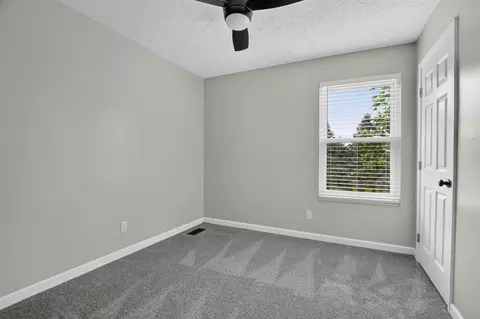 Bedroom - 2425 Dunsworth Dr, Columbus, OH 43235 photo 5 of 10