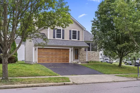 800 Bent Oak Dr, Blacklick, OH 43004