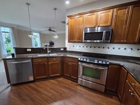 Kitchen - 4216 Bradhurst Dr, Dublin, OH 43016 photo 4 of 4