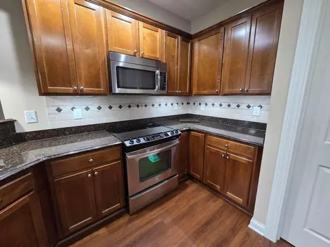 Kitchen - 4216 Bradhurst Dr, Dublin, OH 43016 photo 3 of 4