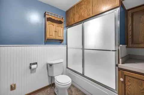 Bath - 2056 Lehner Ave, Marion, OH 43302 photo 1 of 3