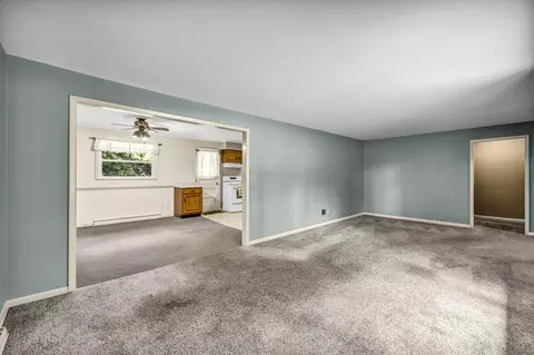 Living - 2056 Lehner Ave, Marion, OH 43302 photo 3 of 3
