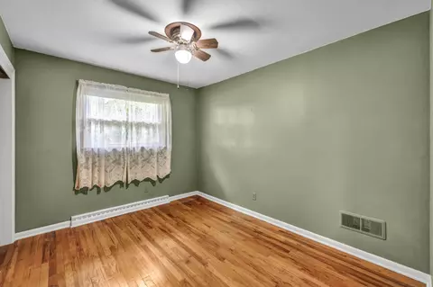 Bedroom - 2056 Lehner Ave, Marion, OH 43302 photo 2 of 6