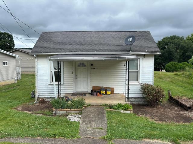 1368 Charles St, Logan, OH 43138