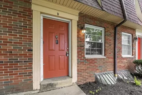 5690 Beechcroft Rd #B, Columbus, OH 43229