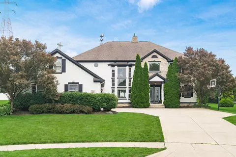 204 Oakwood Ct, Westerville, OH 43081