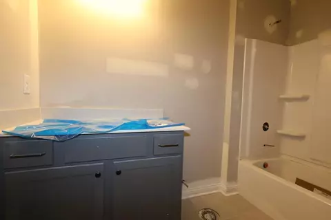 Bath - 5718 Dutch Ln, Powell, OH 43065 photo 1 of 2