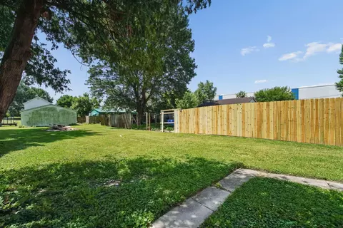 Exterior - 497 Smith St, Marion, OH 43302 photo 5 of 6