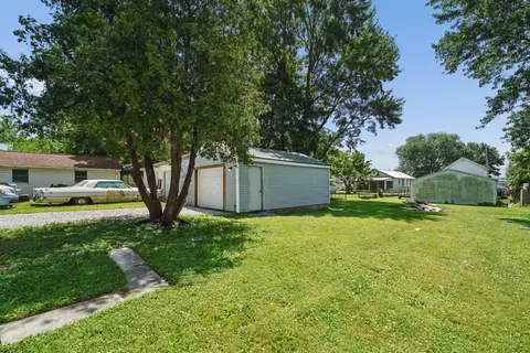 Exterior - 497 Smith St, Marion, OH 43302 photo 6 of 6