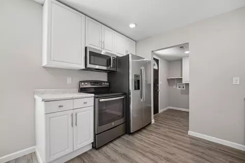 Kitchen - 497 Smith St, Marion, OH 43302 photo 2 of 2