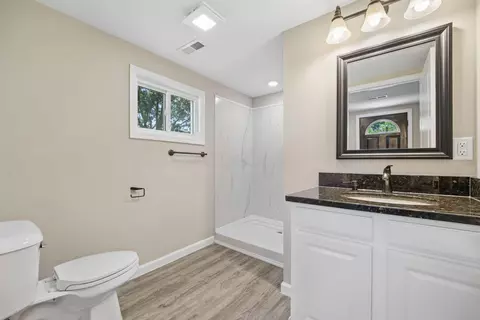 Bath - 497 Smith St, Marion, OH 43302 photo 1 of 5