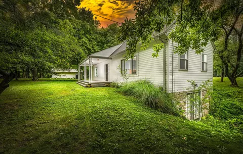 15571 Glen Rd, Mount Vernon, OH 43050