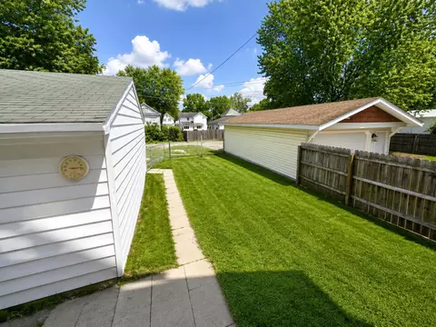 Exterior - 300 Summit St, Marion, OH 43302 photo 3 of 5