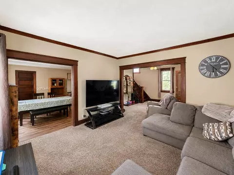 Living - 300 Summit St, Marion, OH 43302 photo 2 of 2