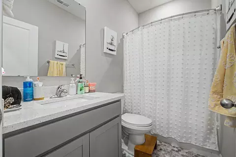 Bath - 4010 Chakeres Ave, Springfield, OH 45505 photo 3 of 4