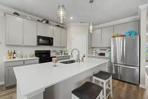 Kitchen - 4010 Chakeres Ave, Springfield, OH 45505 photo 1 of 4