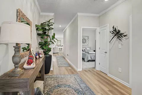 Entry Way - 4010 Chakeres Ave, Springfield, OH 45505 photo 2 of 4