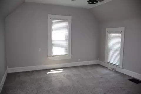 Bedroom - 484 E Main St, Circleville, OH 43113 photo 6 of 8