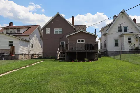 Exterior - 484 E Main St, Circleville, OH 43113 photo 6 of 8