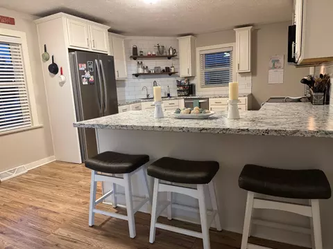 Kitchen - 484 E Main St, Circleville, OH 43113 photo 10 of 10