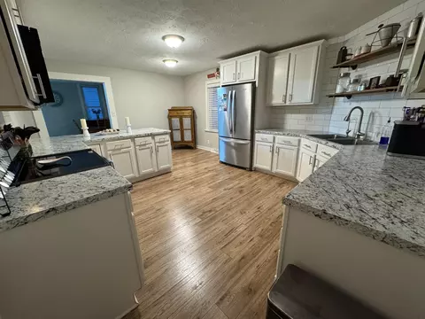Kitchen - 484 E Main St, Circleville, OH 43113 photo 9 of 10