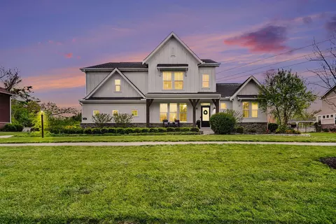 2110 Shale Run Dr, Delaware, OH 43015