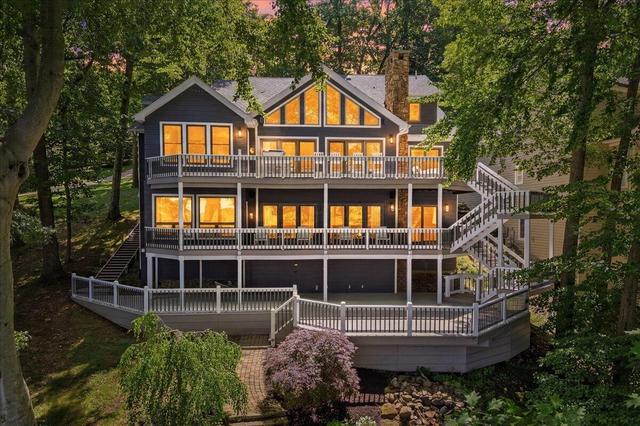 657 King Beach Dr, Howard, OH 43028